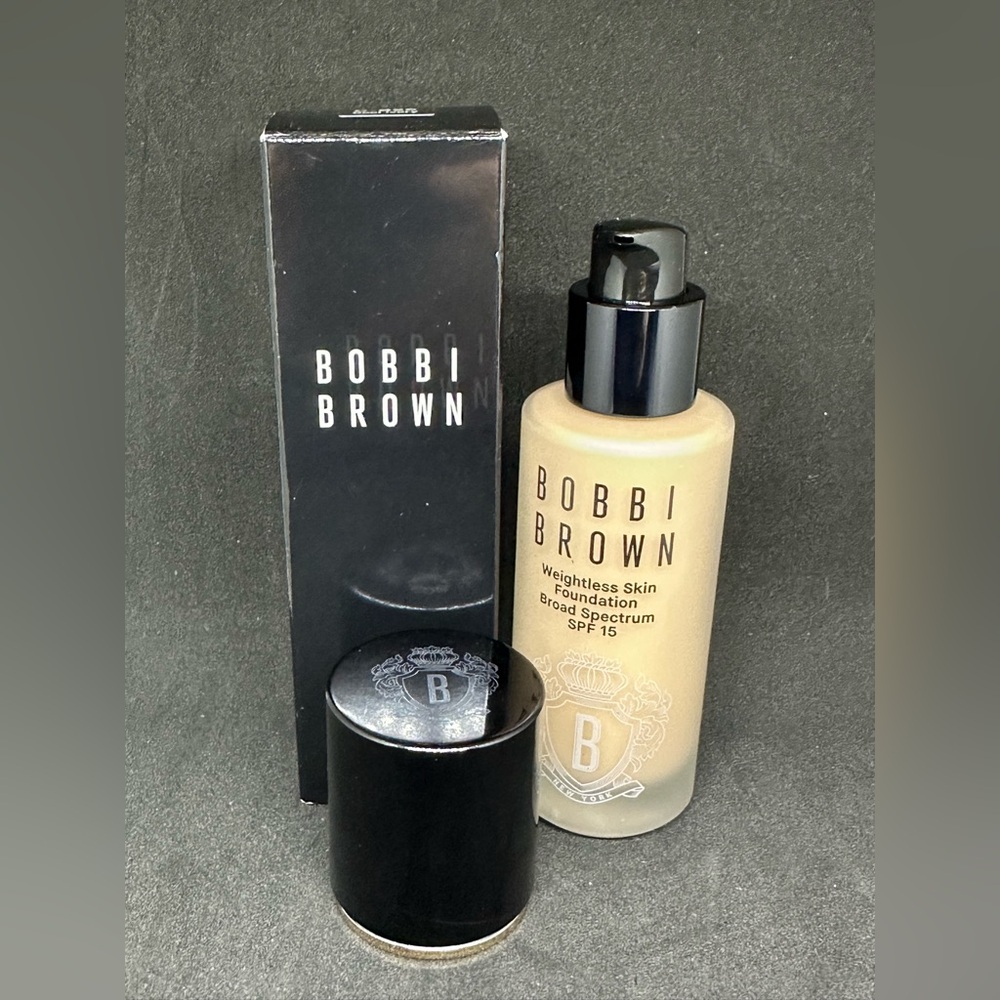 🆕 Bobbi Brown Weightless Skin Foundation ✨new in box✨ cool ivory